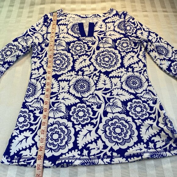 T By TALBOTS Blue Floral UPF 50+ Sun Protection Stretch Knit Top Lp PETITE - Picture 11 of 14